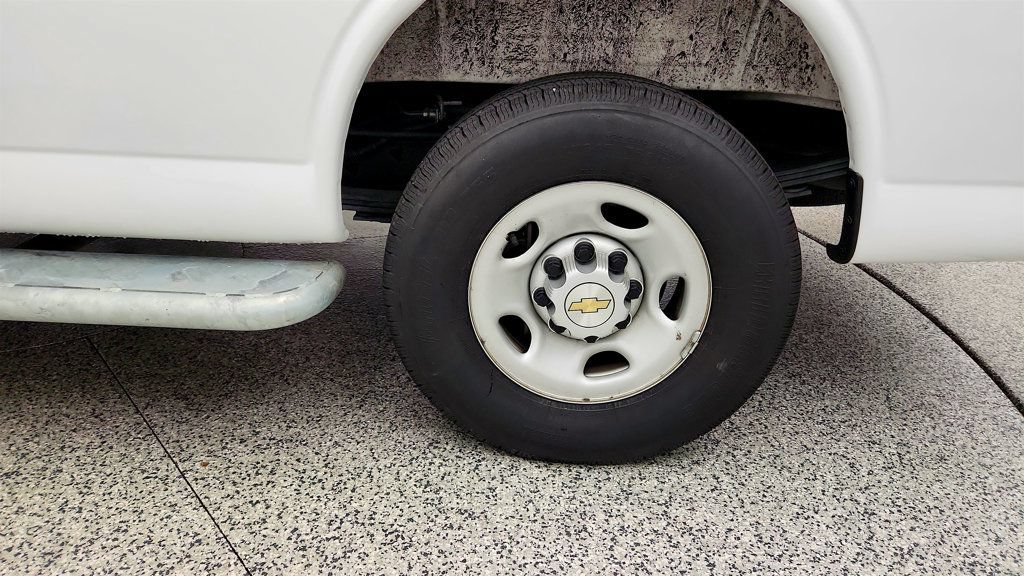 Used 2025 Chevrolet Express 2500 w/ Driver Convenience Package RWD image 9