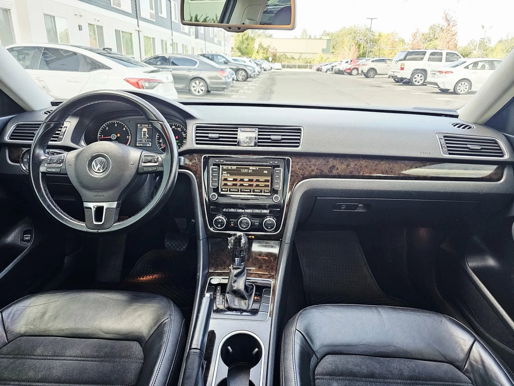 Used 2014 Volkswagen Passat TDI SEL Premium image 13