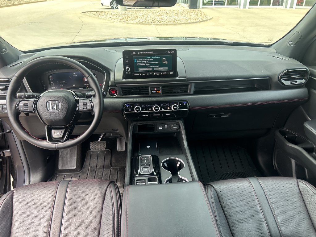 Used 2025 Honda Pilot Black Edition image 13