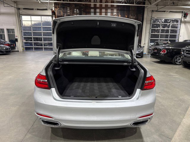 Used 2016 BMW 750i xDrive image 15