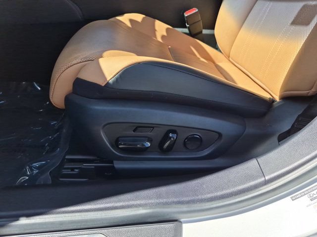 Used 2024 Lexus ES 300h w/ Accessory Package (Z1) FWD image 17