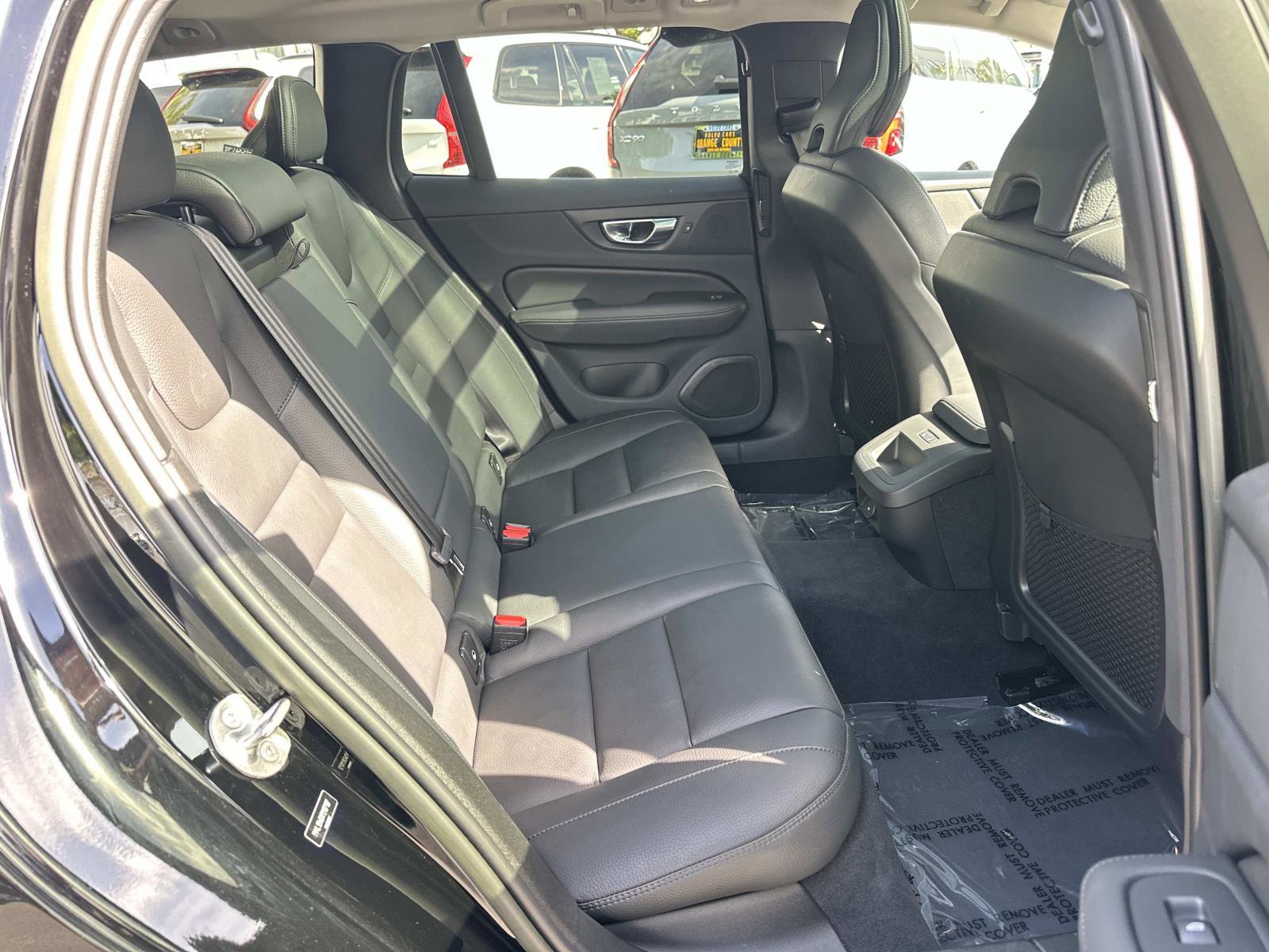 Certified 2023 Volvo V60 B5 Cross Country Plus w/ Climate Package image 23