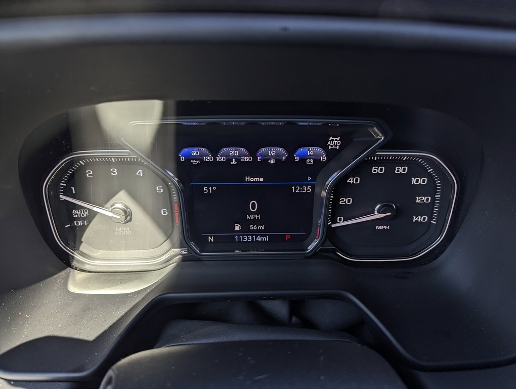 Used 2021 GMC Yukon XL SLT image 2