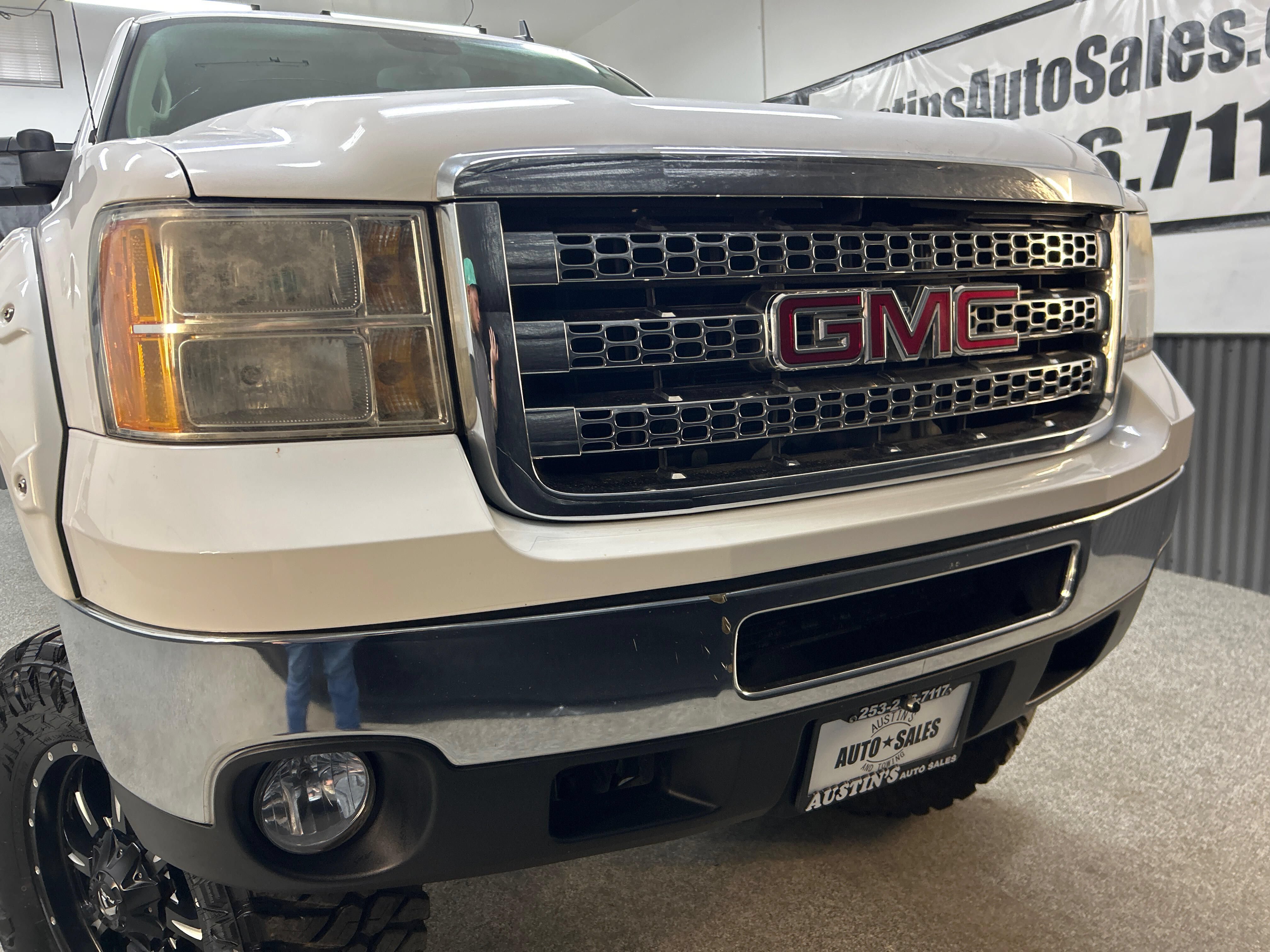 Used 2014 GMC Sierra 3500 W/T AWD/4WD image 2