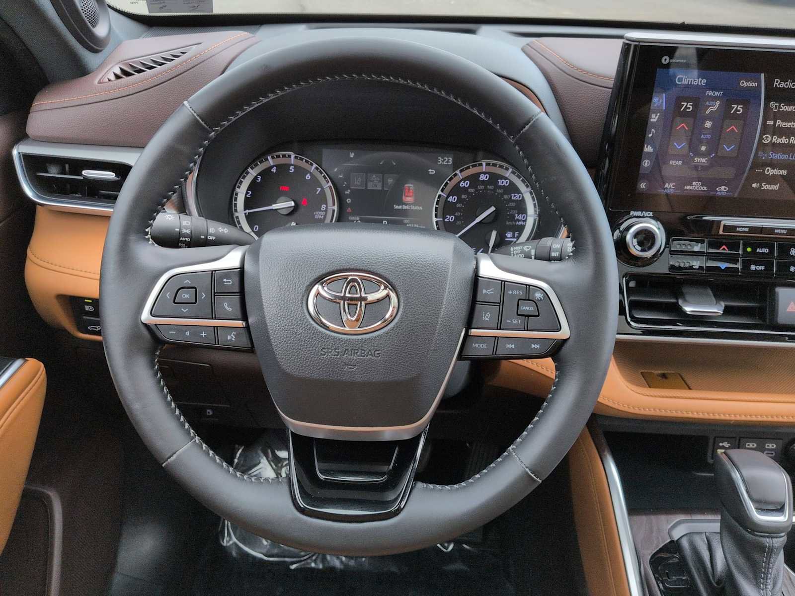 Used 2022 Toyota Highlander Platinum AWD/4WD image 25