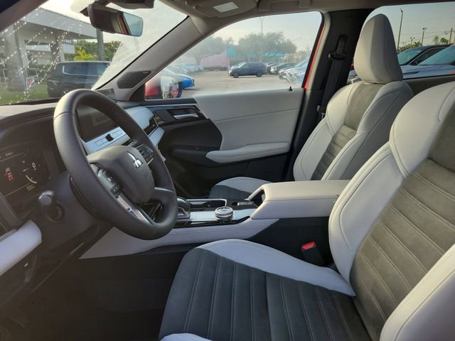 New 2025 Mitsubishi Outlander SE image 20