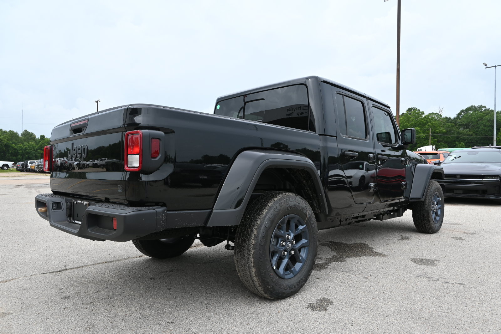 New 2026 Jeep Gladiator Sport AWD/4WD image 3
