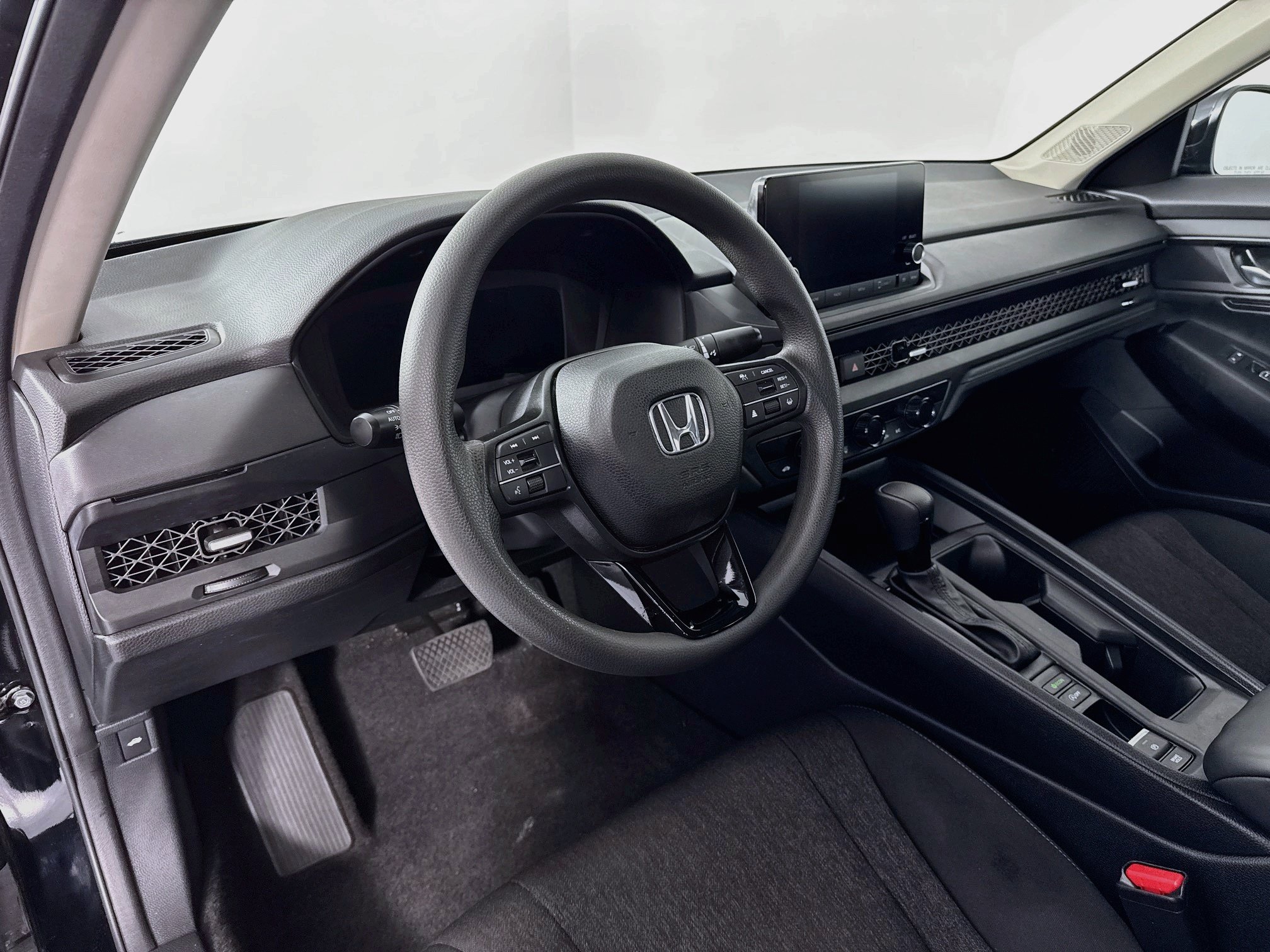 Certified 2025 Honda Accord SE image 9