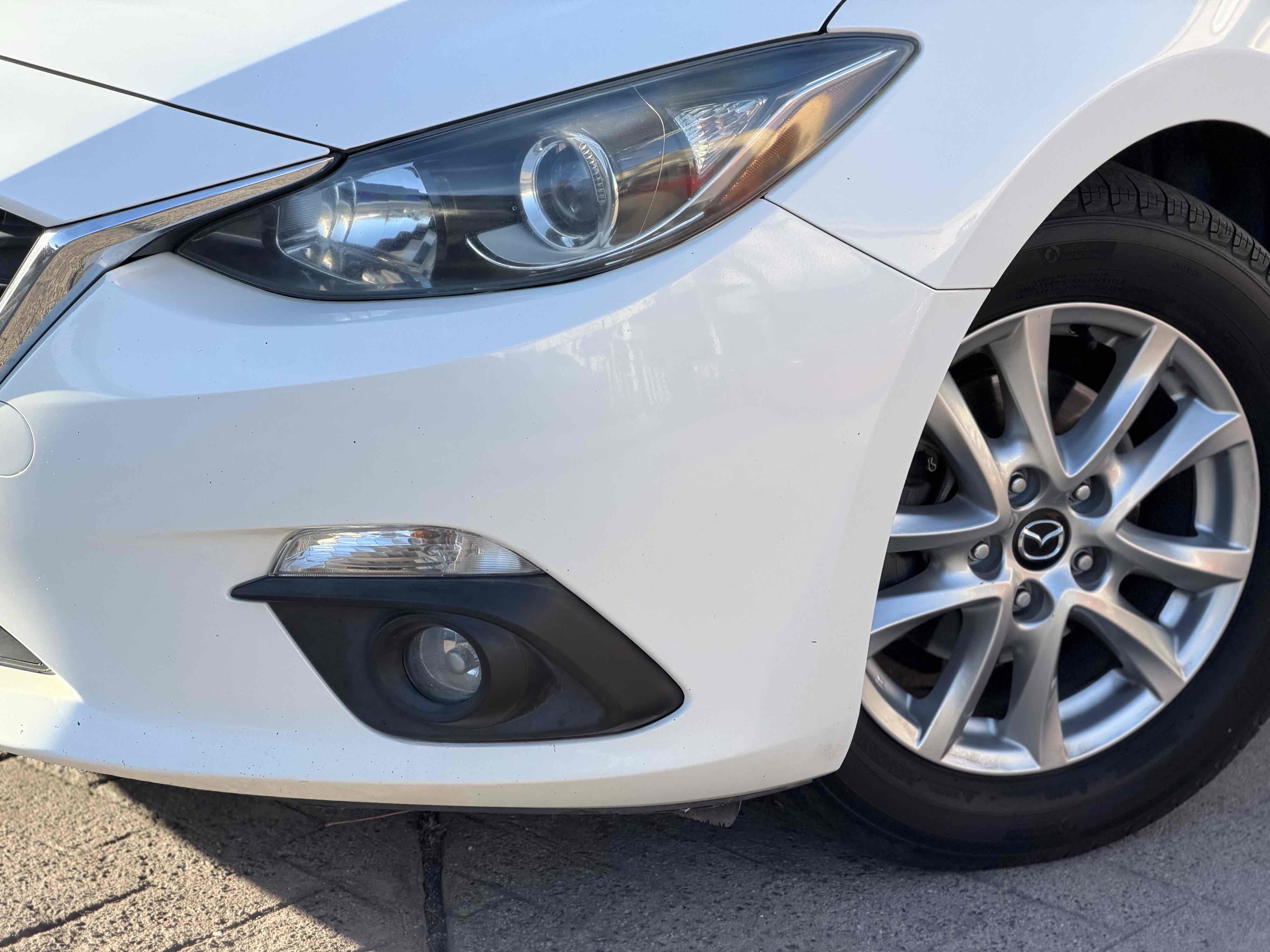 Used 2016 MAZDA MAZDA3 i Touring w/ Popular Equipment Package FWD image 13