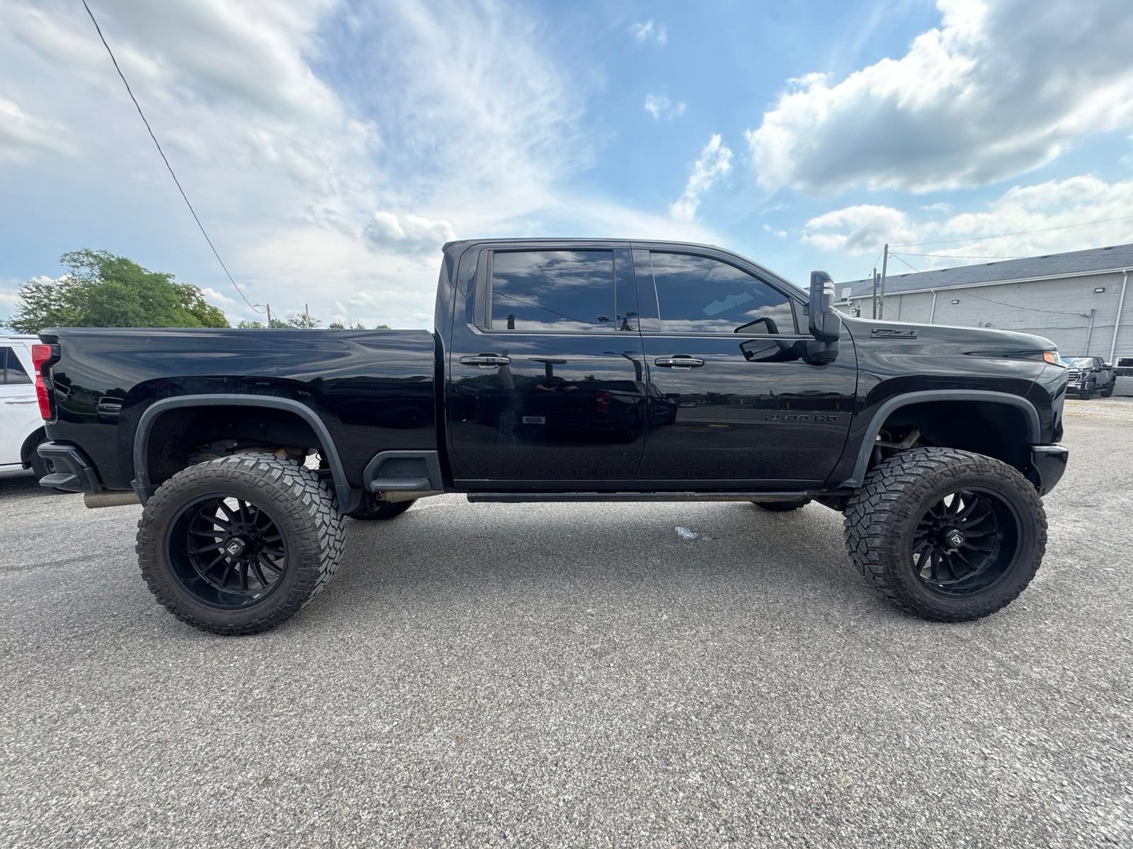 Used 2024 Chevrolet Silverado 2500 LTZ w/ LTZ Plus Package AWD/4WD image 7
