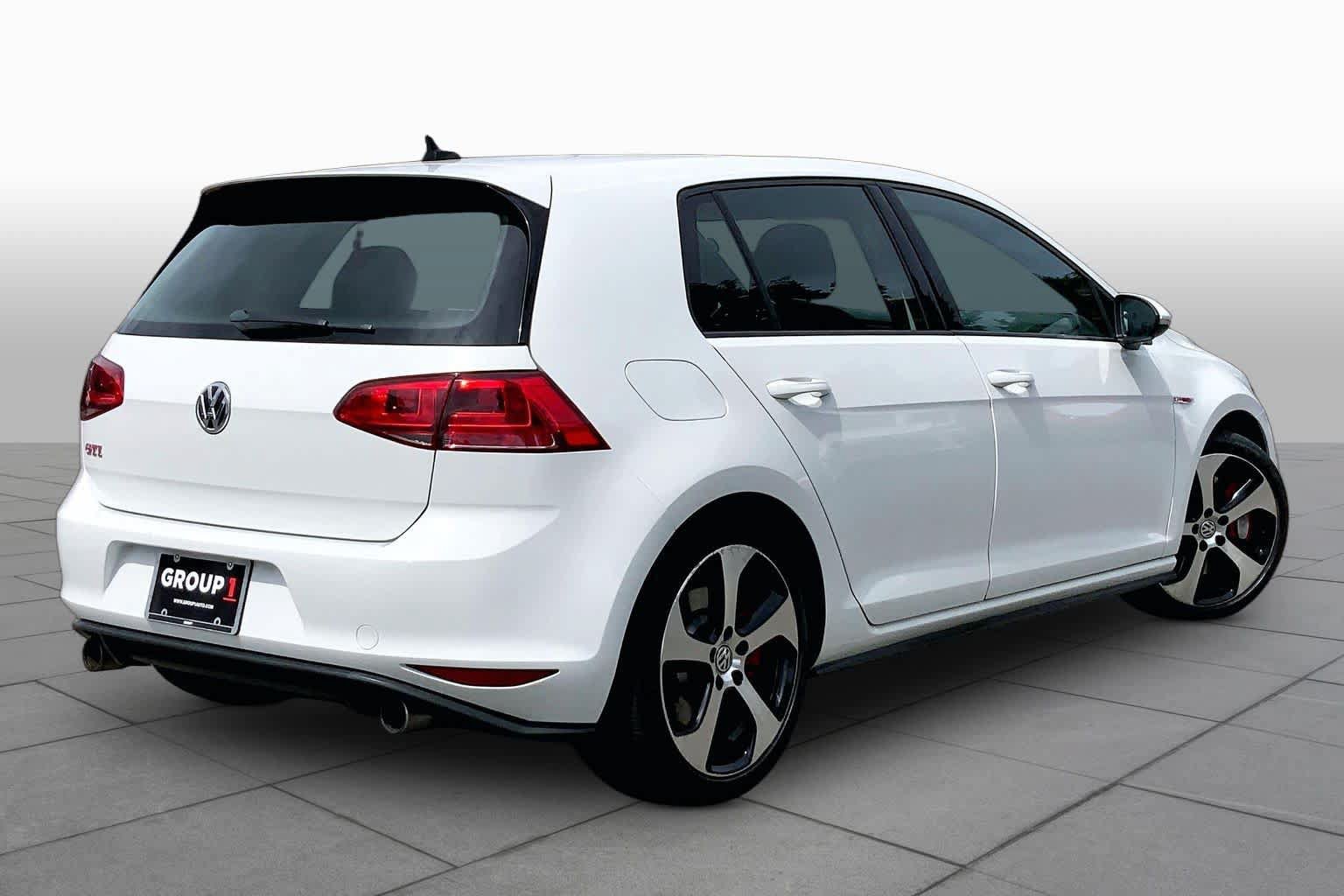 Used 2017 Volkswagen GTI SE FWD image 13