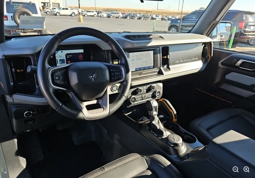 Used 2023 Ford Bronco Badlands AWD/4WD image 3