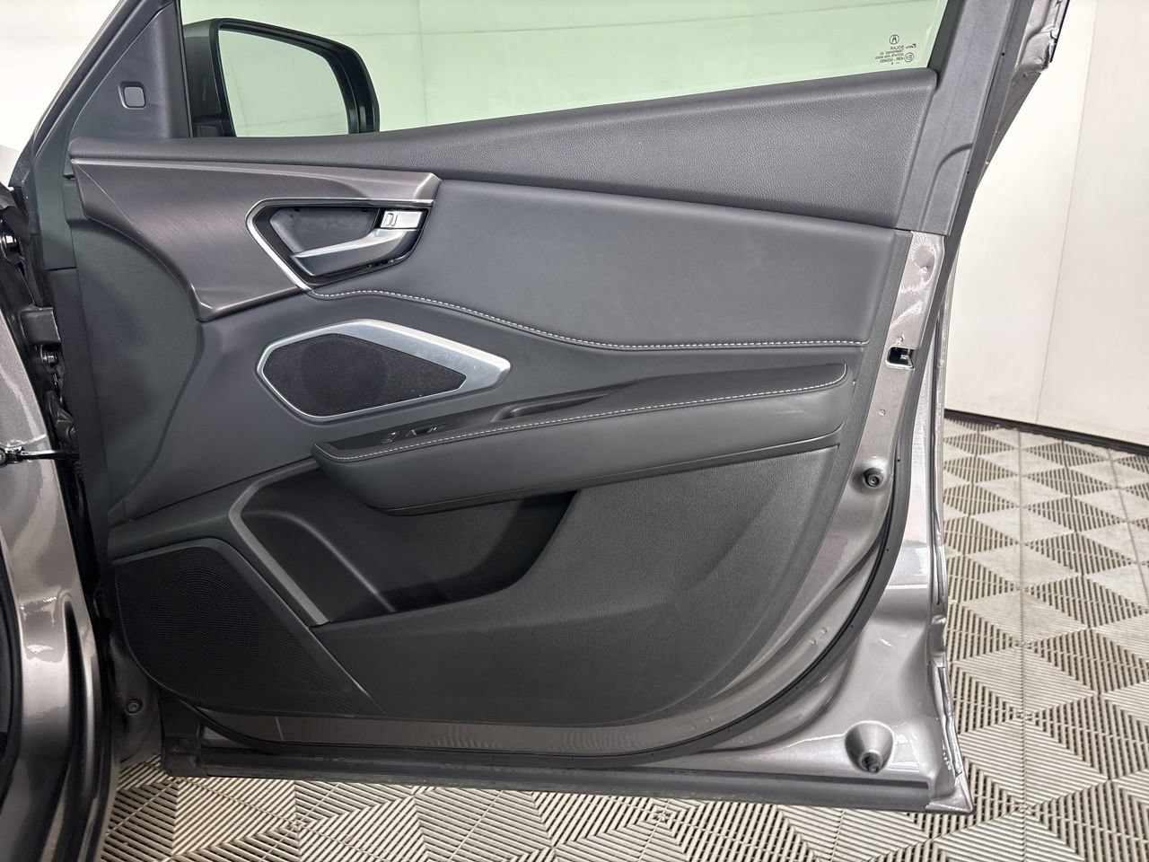 Used 2025 Acura RDX SH-AWD image 29