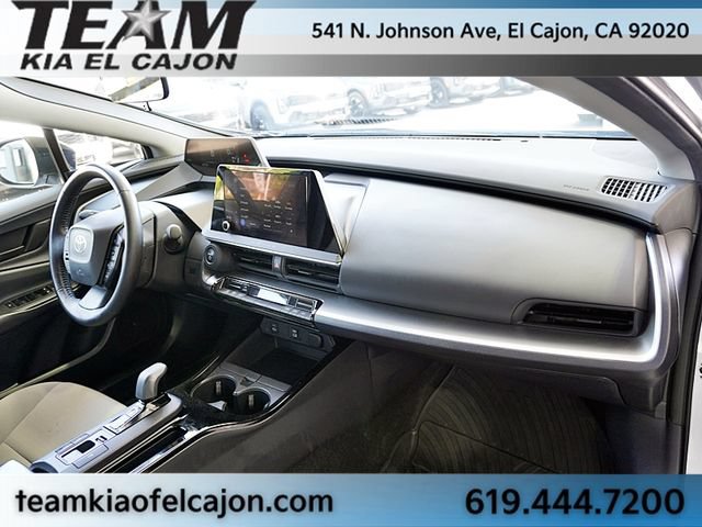 Used 2025 Toyota Prius LE FWD image 12