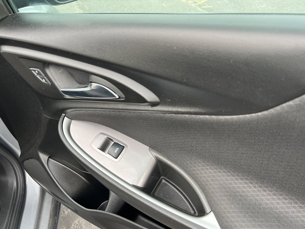 Used 2023 Chevrolet Malibu LT image 21