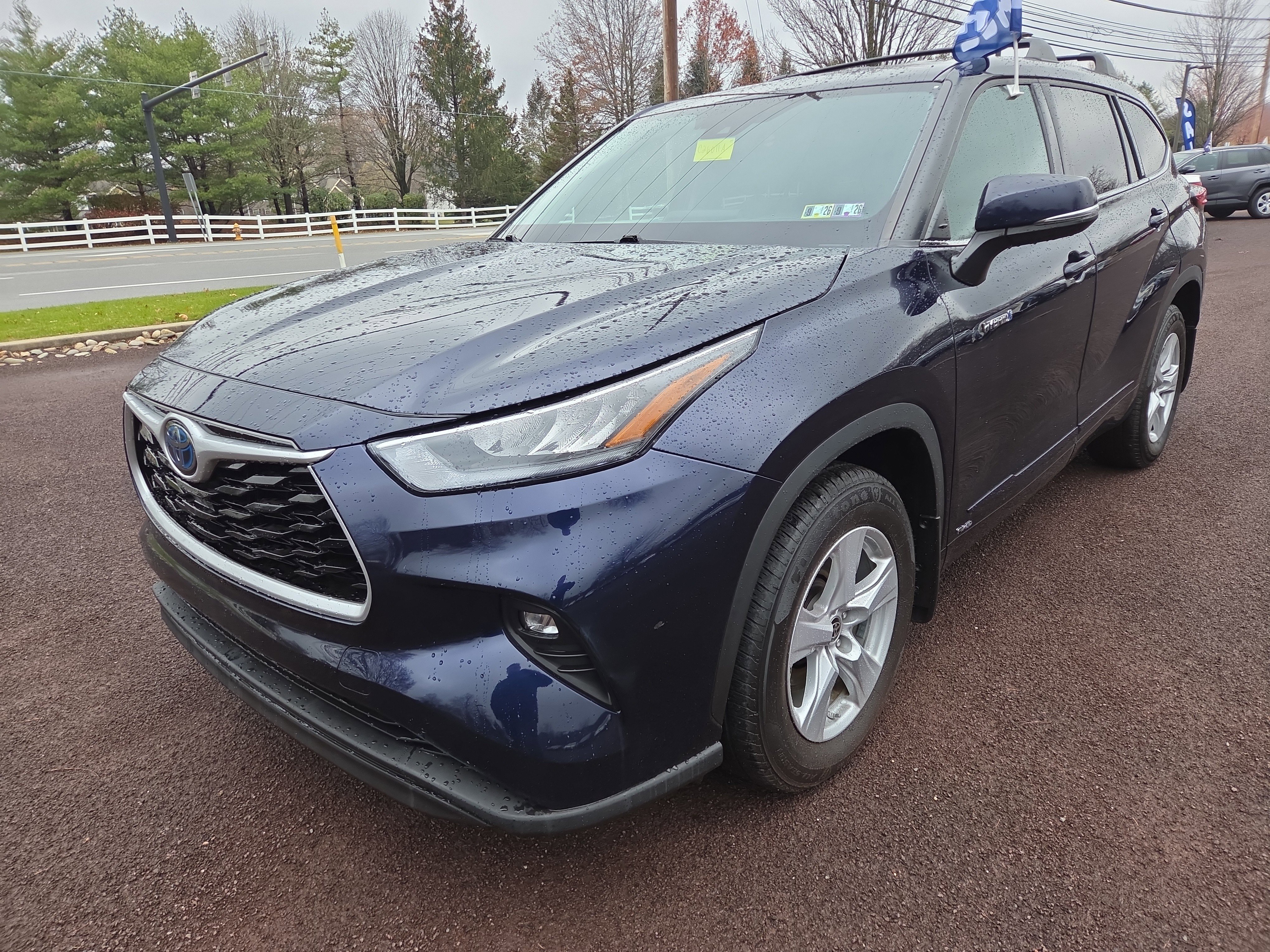 Used 2020 Toyota Highlander LE image 7