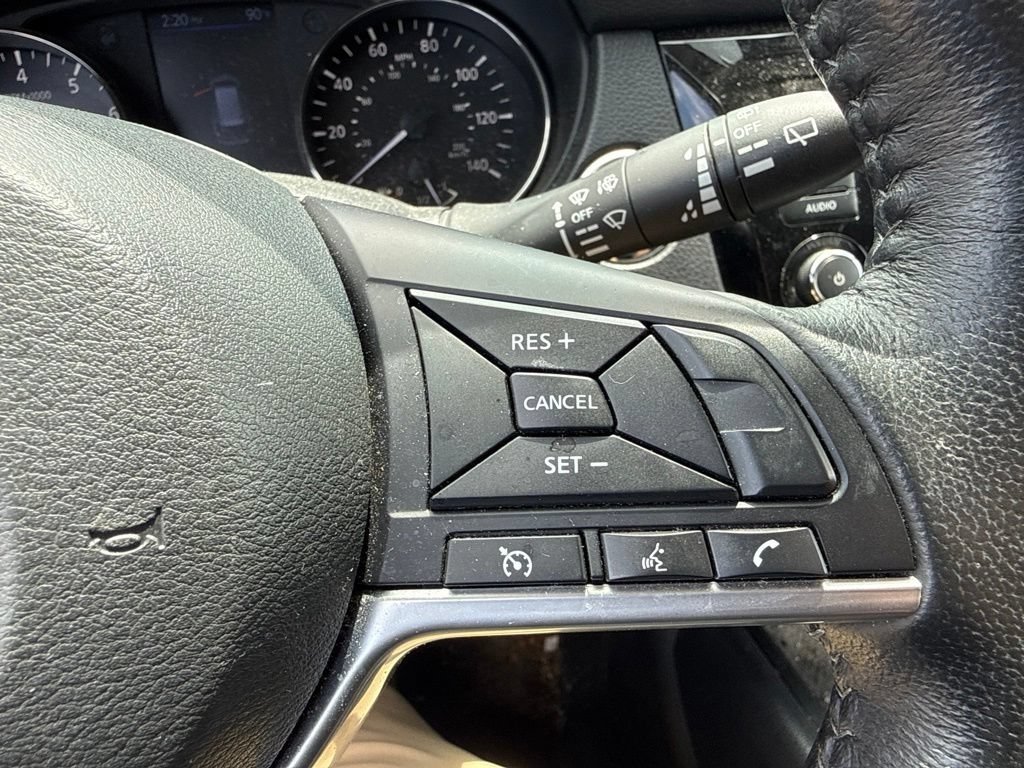 Used 2020 Nissan Rogue SV AWD/4WD image 17