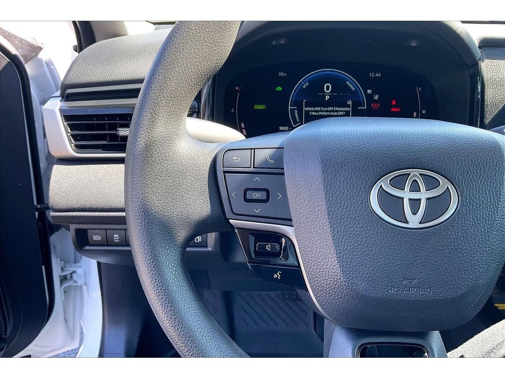 Used 2025 Toyota Camry LE w/ Convenience Package AWD/4WD image 17