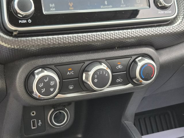 Used 2020 Nissan Kicks S FWD image 32