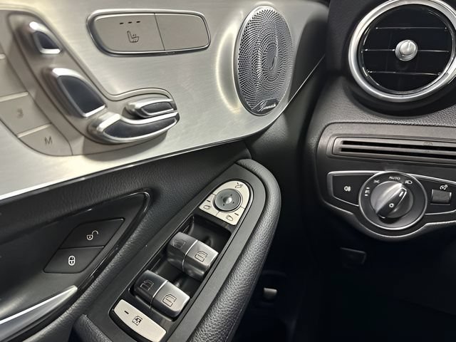 Used 2019 Mercedes-Benz GLC 300 4MATIC image 16