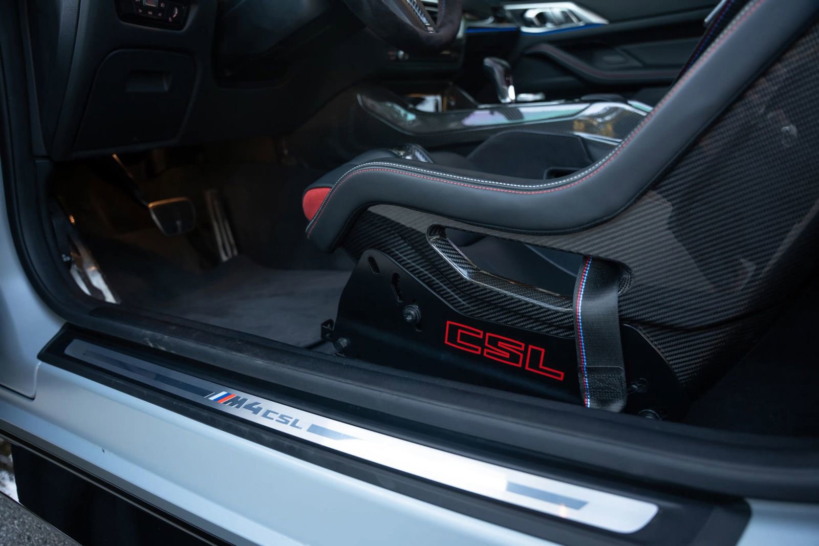 Used 2023 BMW M4 CSL image 33