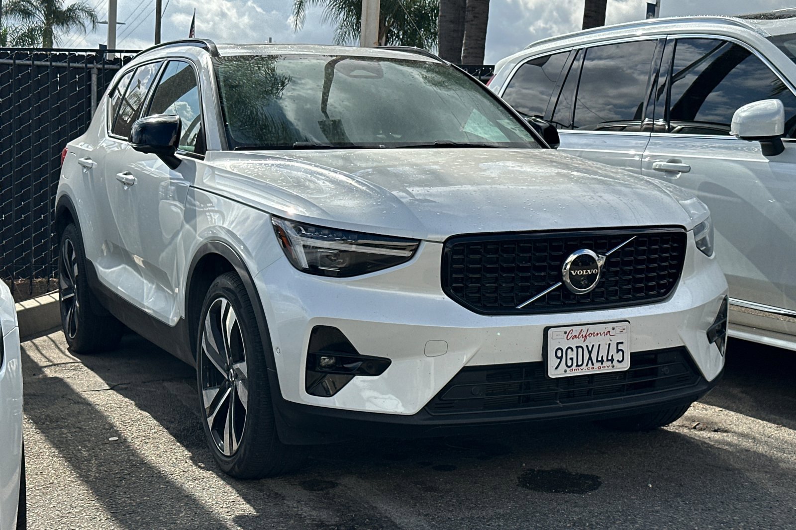 Certified 2023 Volvo XC40 B5 Ultimate w/ Climate Package image 2