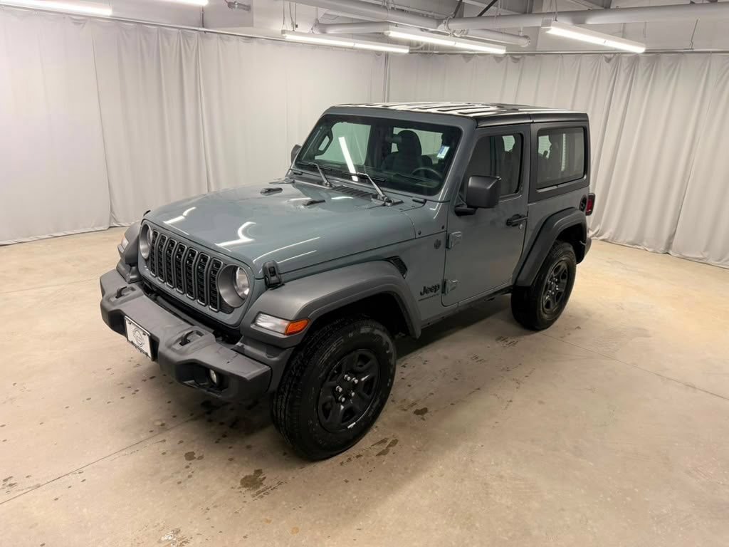 Used 2025 Jeep Wrangler Sport AWD/4WD image 5