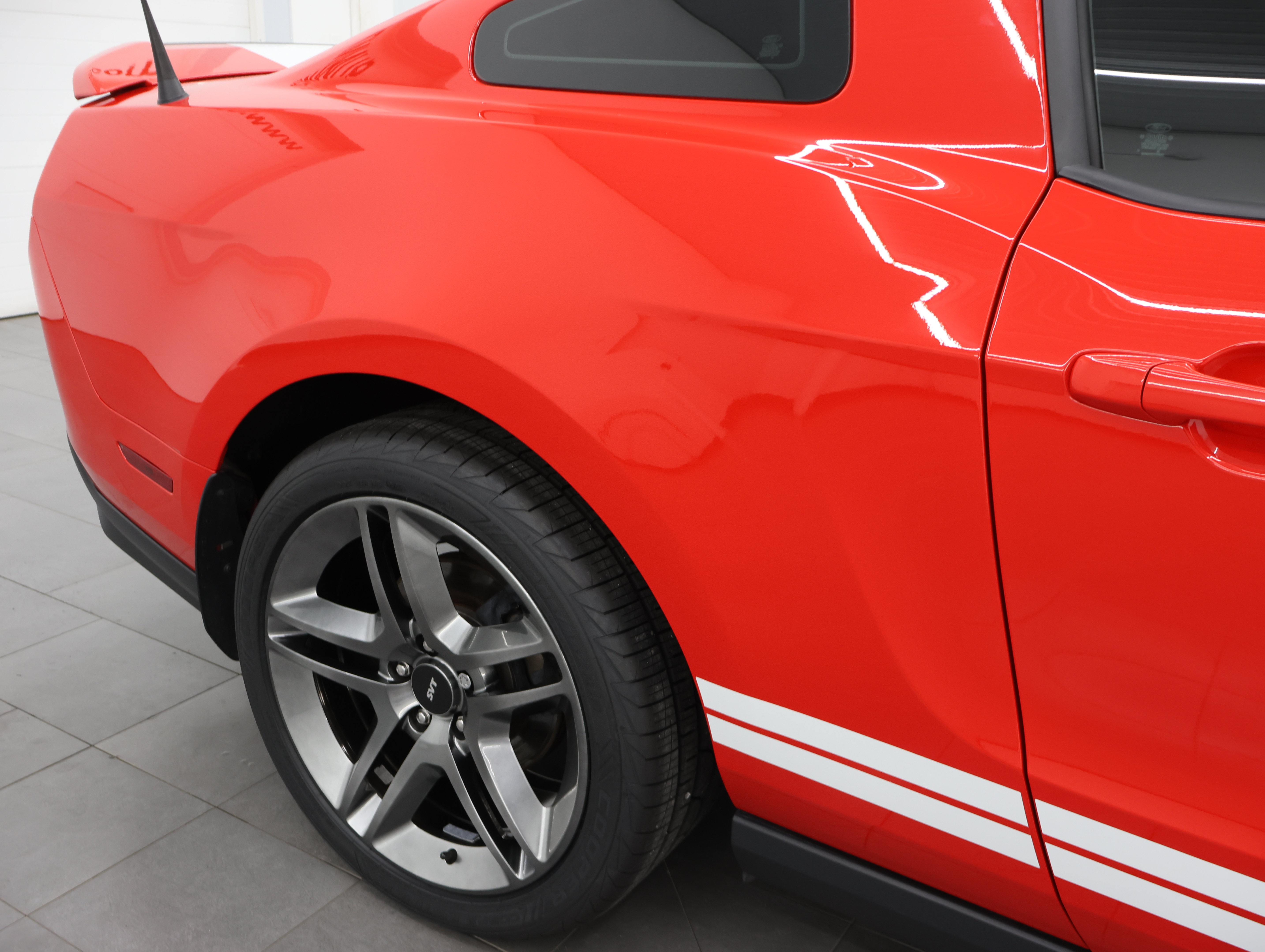 Used 2011 Ford Mustang Shelby GT500 RWD image 24