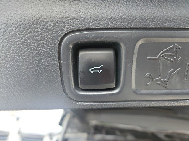 Used 2022 Ford Expedition Max Limited image 28