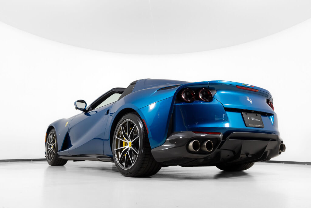 Used 2021 Ferrari 812 GTS RWD image 18