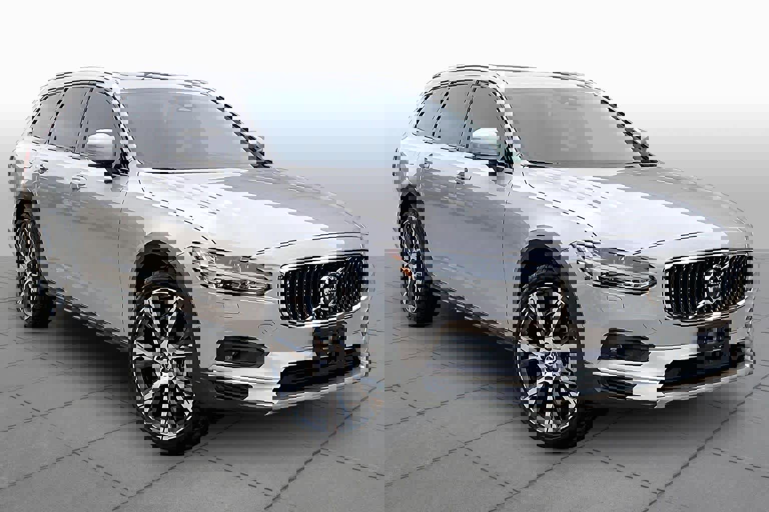 Used 2025 Volvo V90 B6 Cross Country Ultra w/ Protection Package Premier image 3