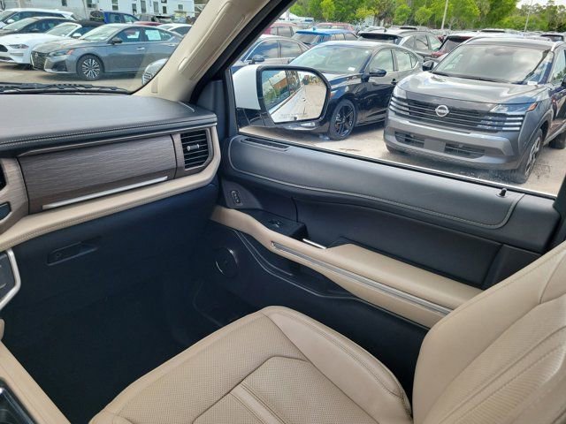 Used 2024 Ford Expedition Max Limited RWD image 21