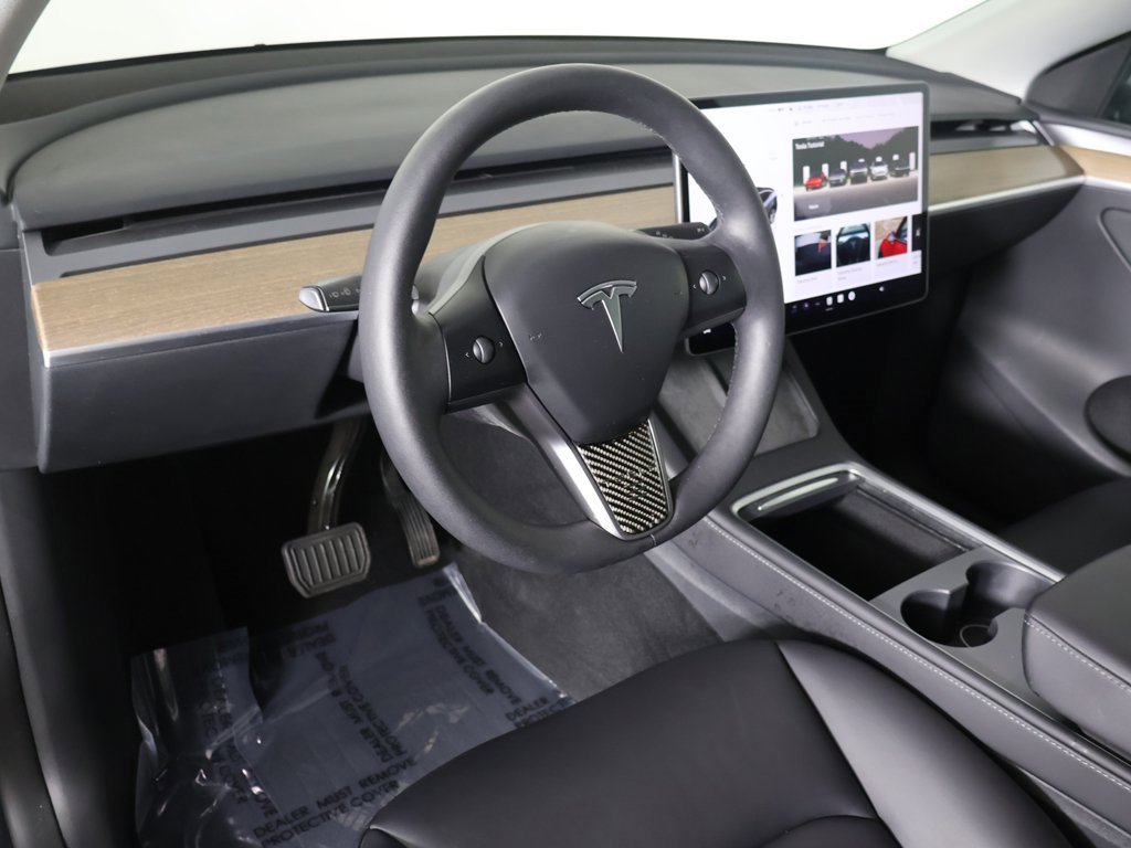 Used 2024 Tesla Model Y Long Range image 27