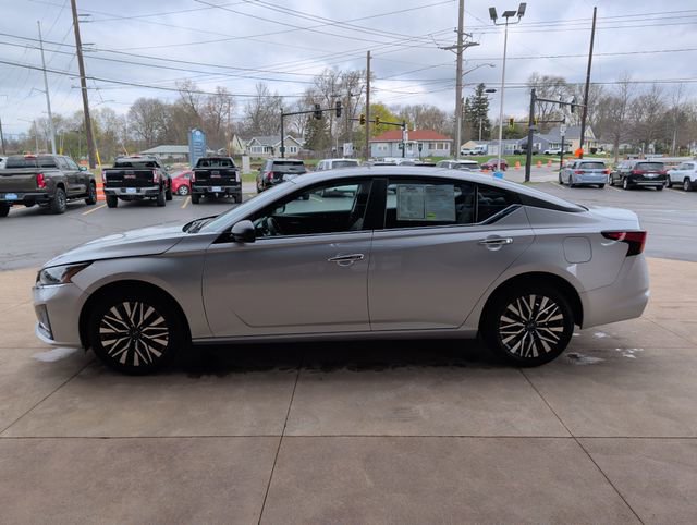 Used 2025 Nissan Altima 2.5 SV AWD/4WD image 5