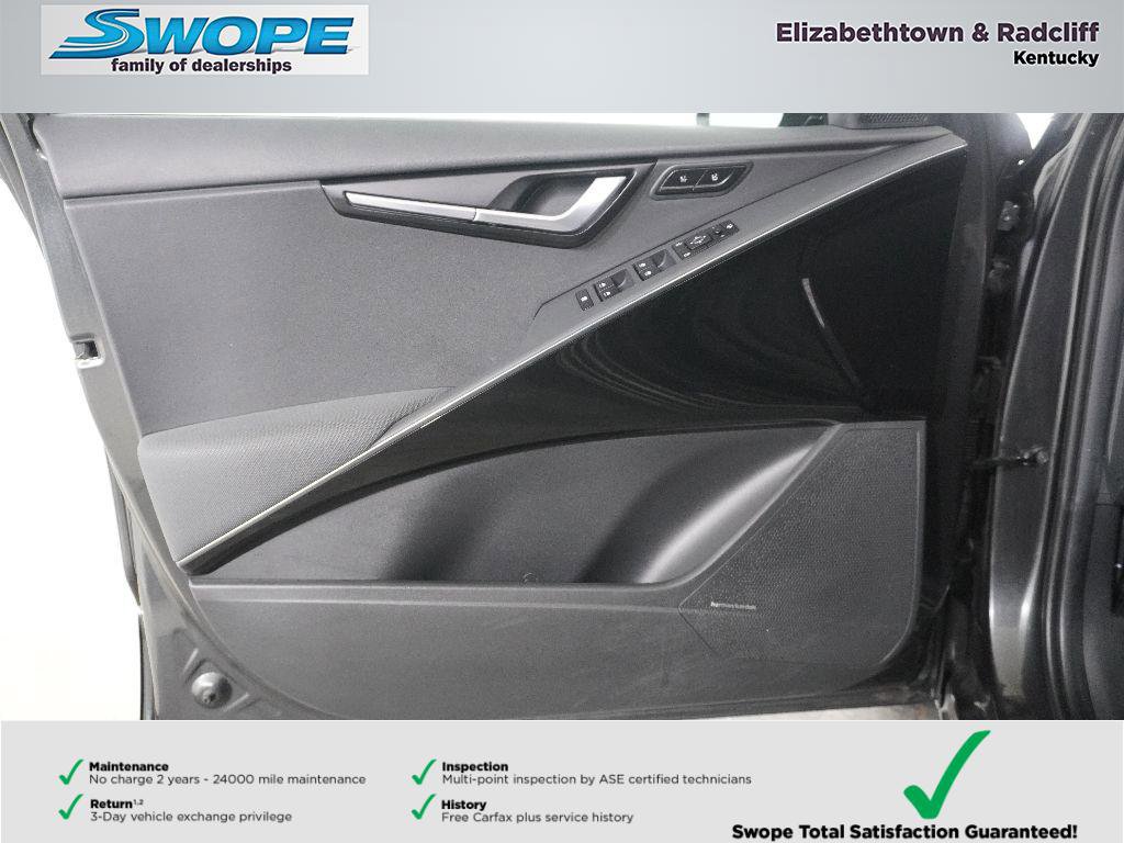 Used 2023 Kia Niro SX Touring image 13