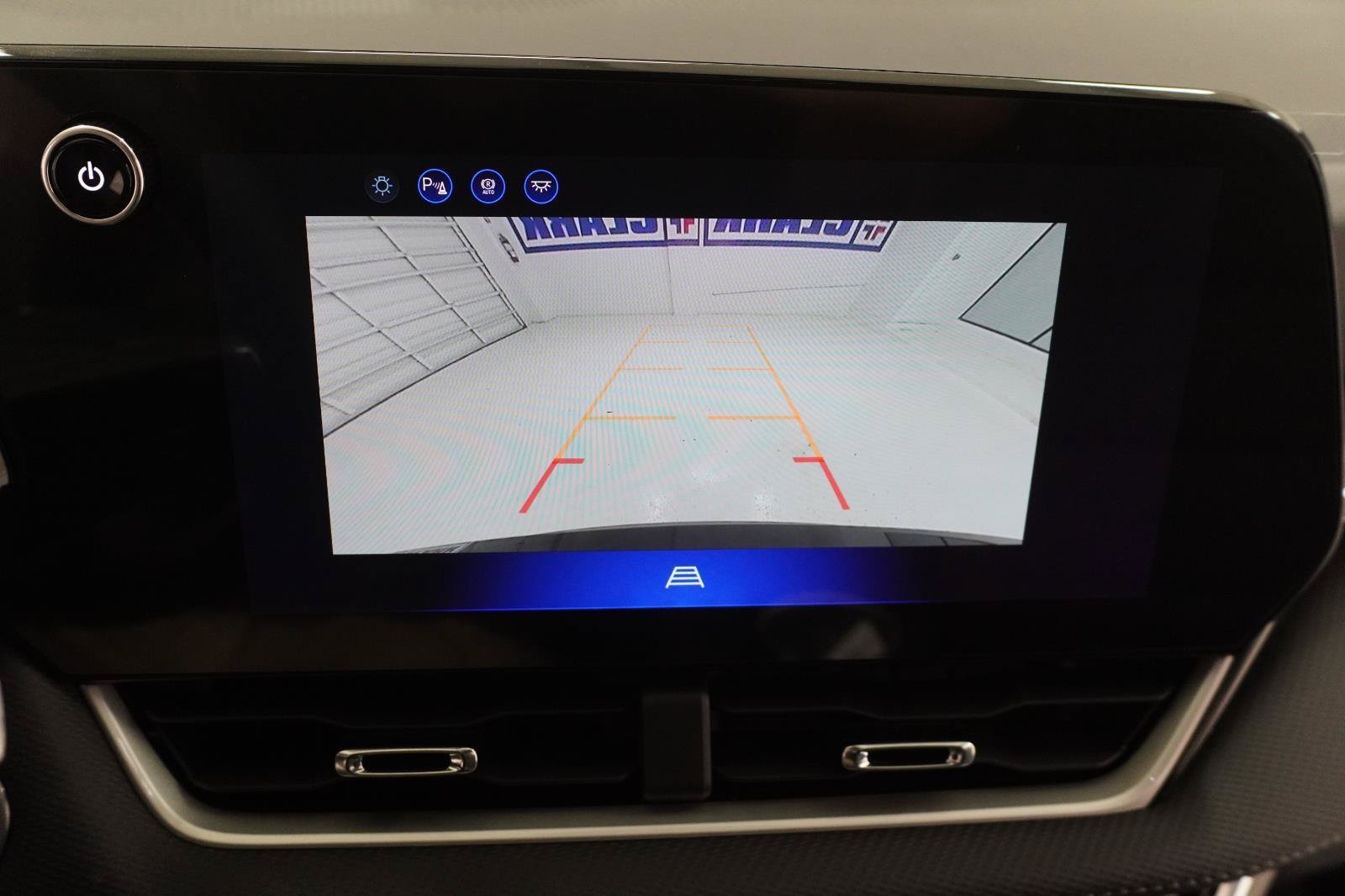 New 2027 Chevrolet Equinox LT w/ Convenience Package II FWD image 16