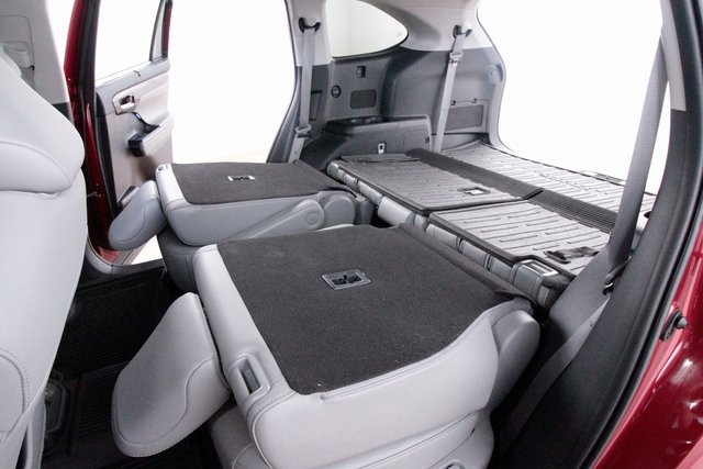 Used 2020 Toyota Highlander Limited Platinum image 32