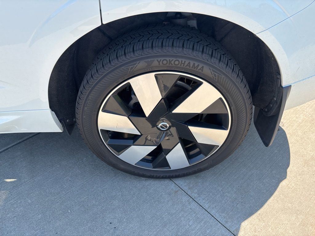 Certified 2024 Volvo XC60 T8 Plus w/ Protection Package Premier AWD/4WD image 14