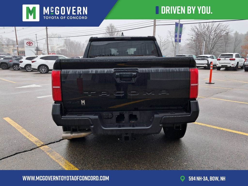 Used 2025 Toyota Tacoma TRD Sport image 4