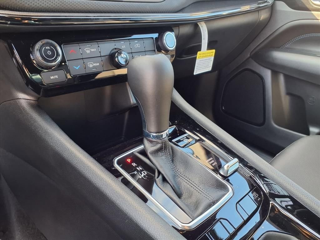 New 2026 Jeep Compass Latitude image 9