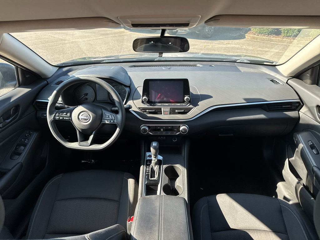 Used 2025 Nissan Altima 2.5 S FWD image 19