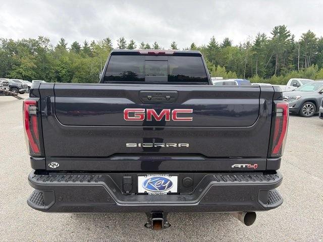 Used 2025 GMC Sierra 2500 AT4 w/ AT4 Preferred Package AWD/4WD image 5