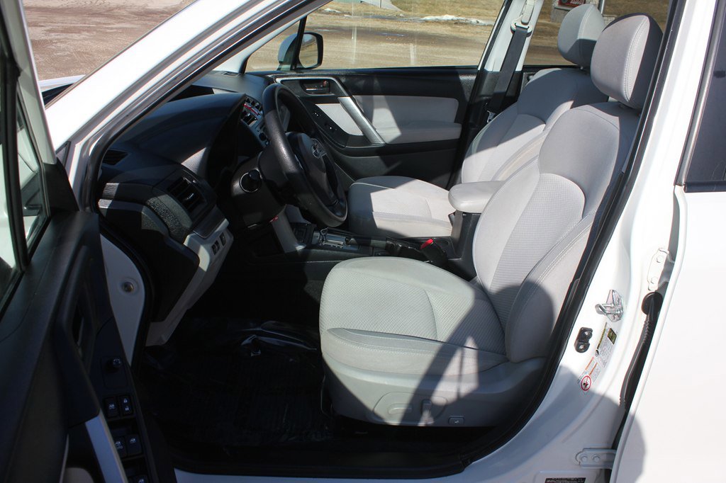 Used 2015 Subaru Forester 2.5i Premium w/ All-Weather Package AWD/4WD image 32