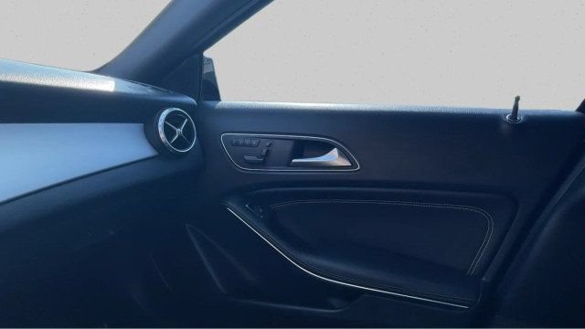 Used 2017 Mercedes-Benz GLA 250 image 17