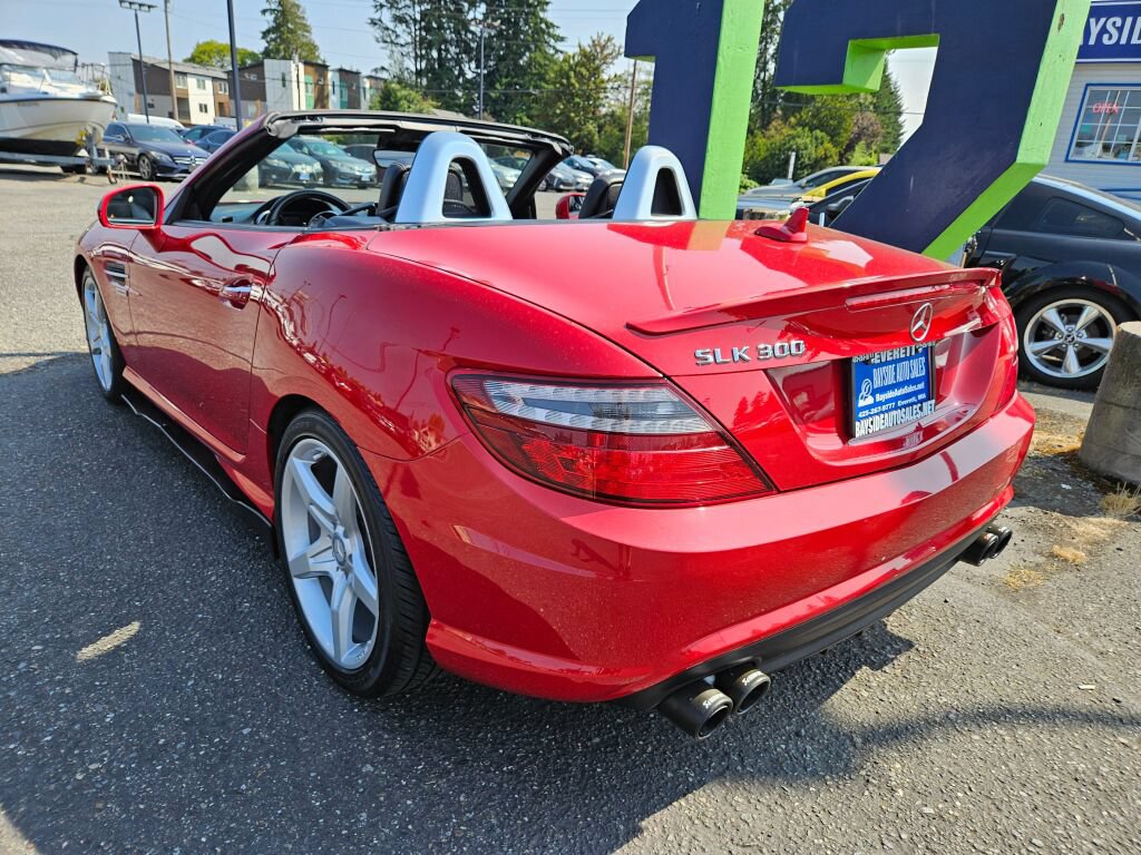 Used 2016 Mercedes-Benz SLK 300 w/ Premium 2 Package image 10