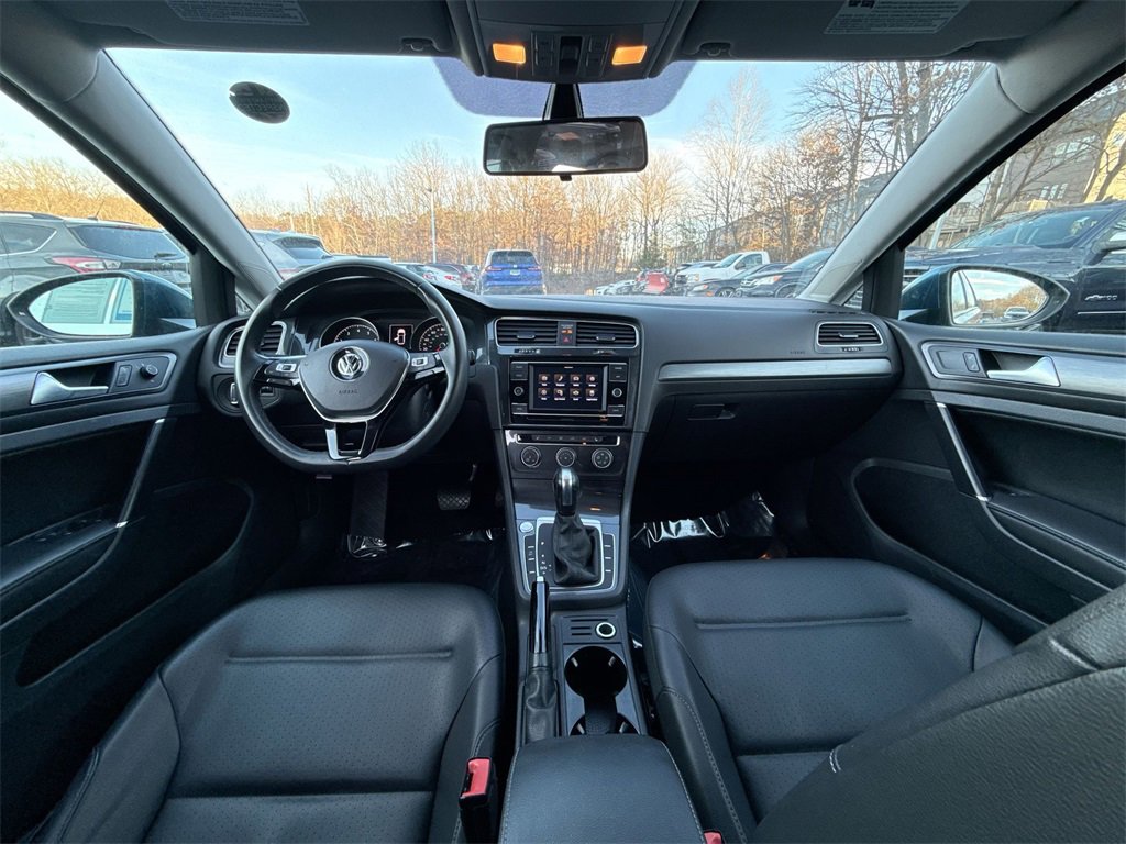 Used 2021 Volkswagen Golf 4-Door image 22