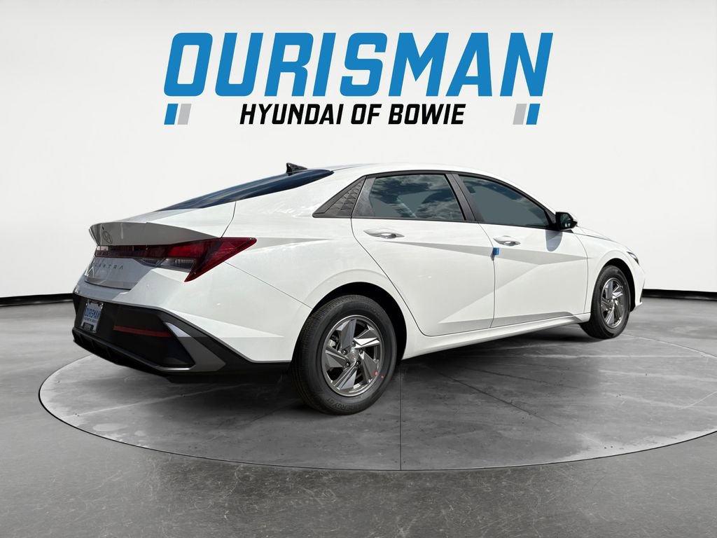 New 2026 Hyundai Elantra SE FWD image 6