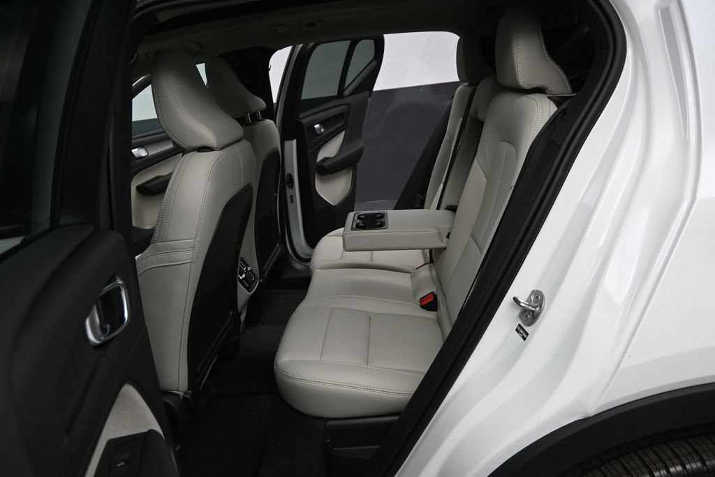 New 2026 Volvo XC40 B5 Ultra w/ Protection Package Premier AWD/4WD image 15