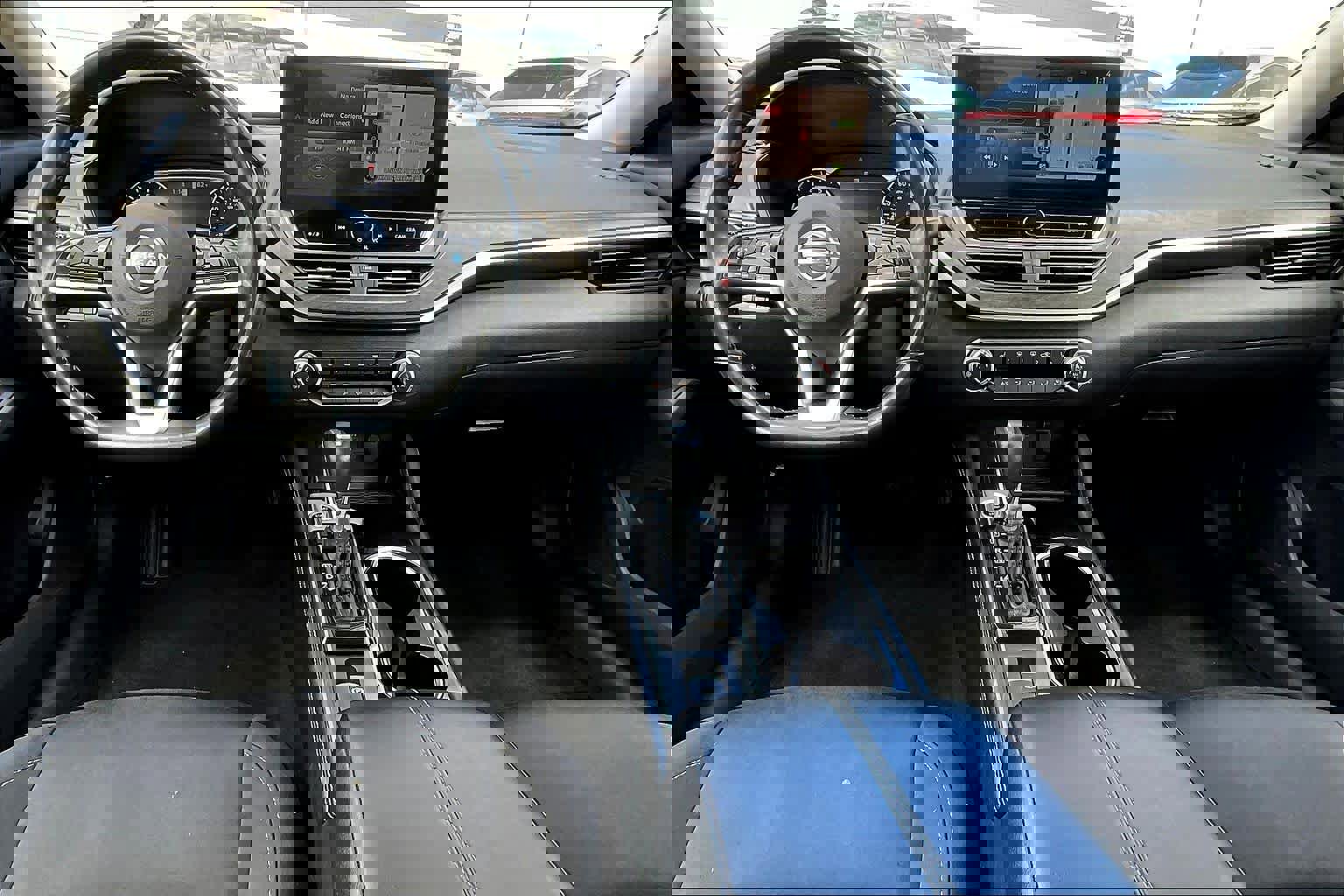 Used 2024 Nissan Altima 2.5 SV w/ SV Premium Package image 16