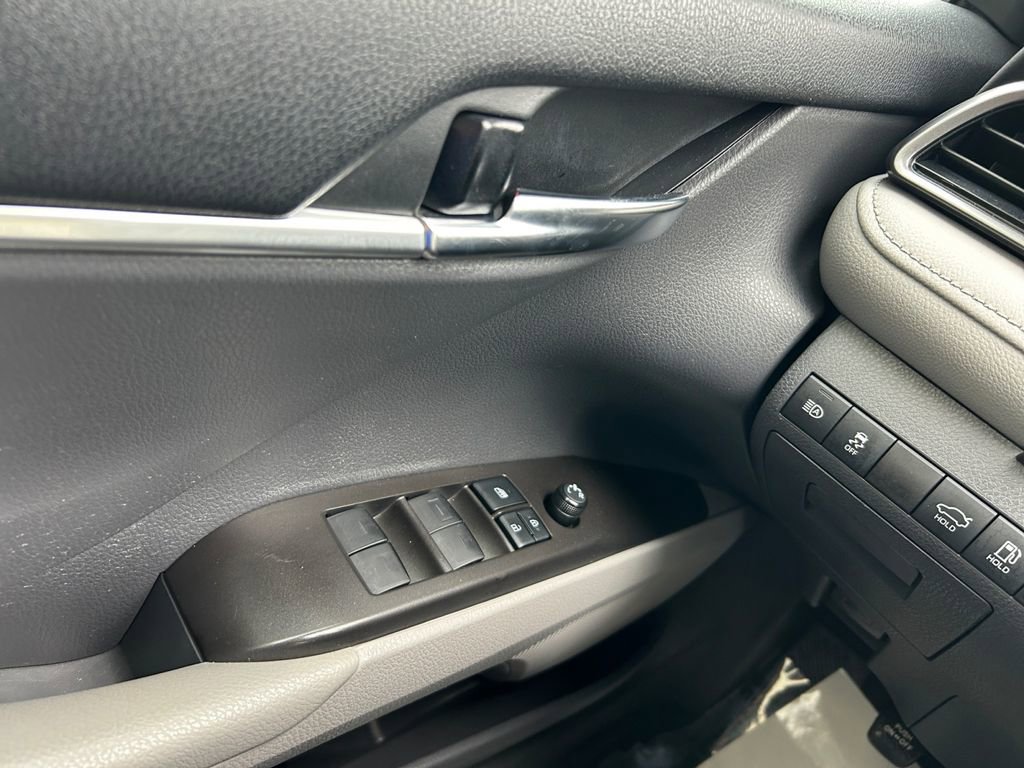 Used 2022 Toyota Camry LE FWD image 25